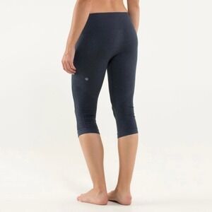 Lululemon In The Flow Crop‎ II Leggings (16.5" Inseam), Heathered Inkwell Blue